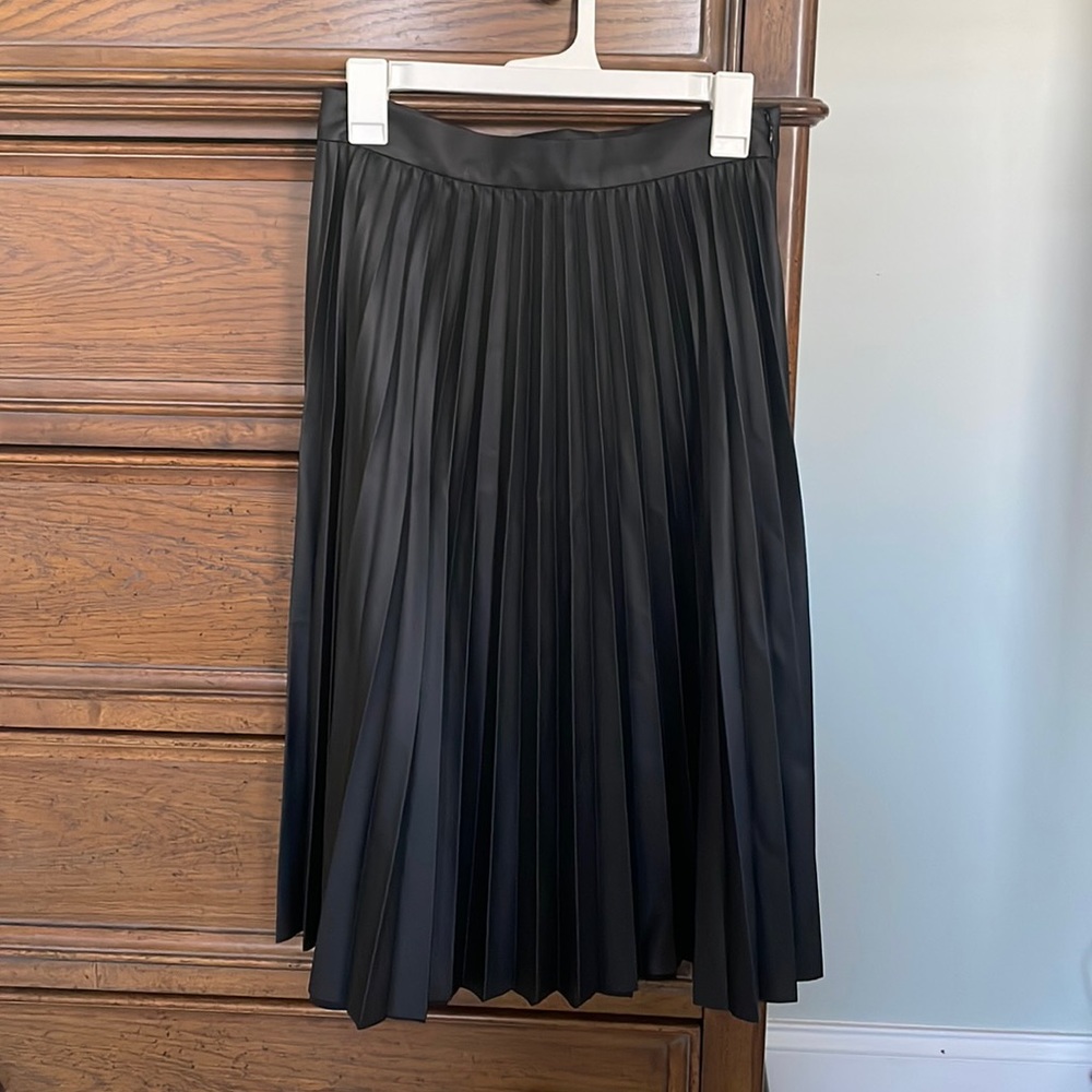 Loft pleather pleated skirt